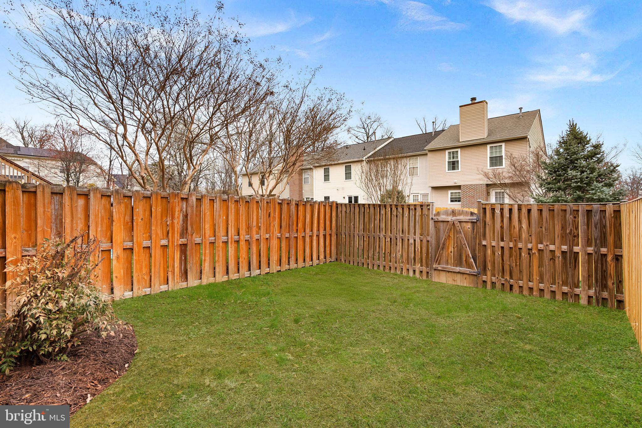 412 NIKKI TERRACE SE