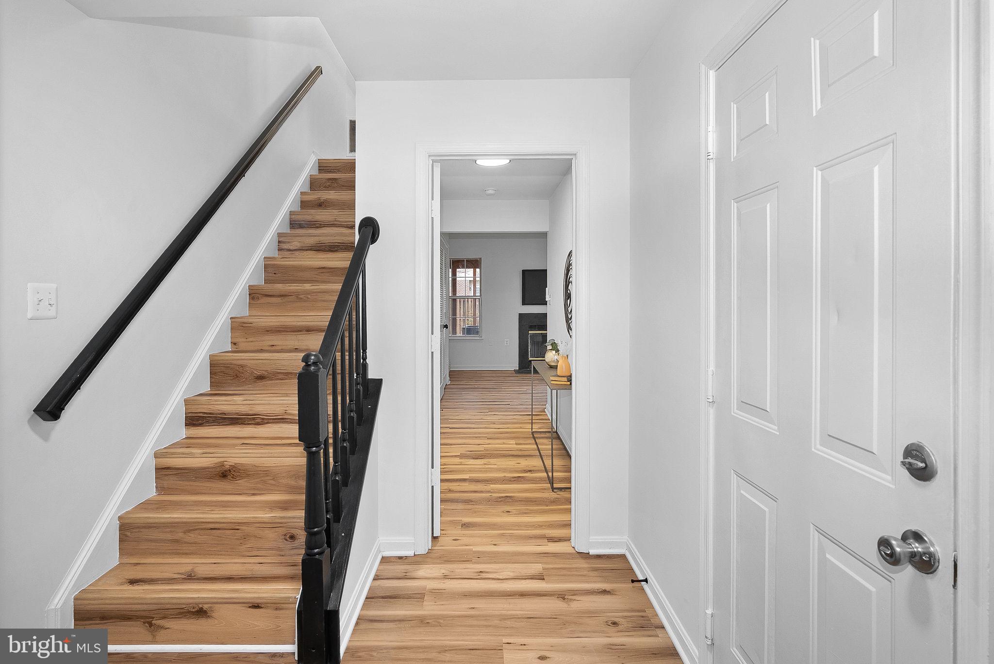 412 NIKKI TERRACE SE