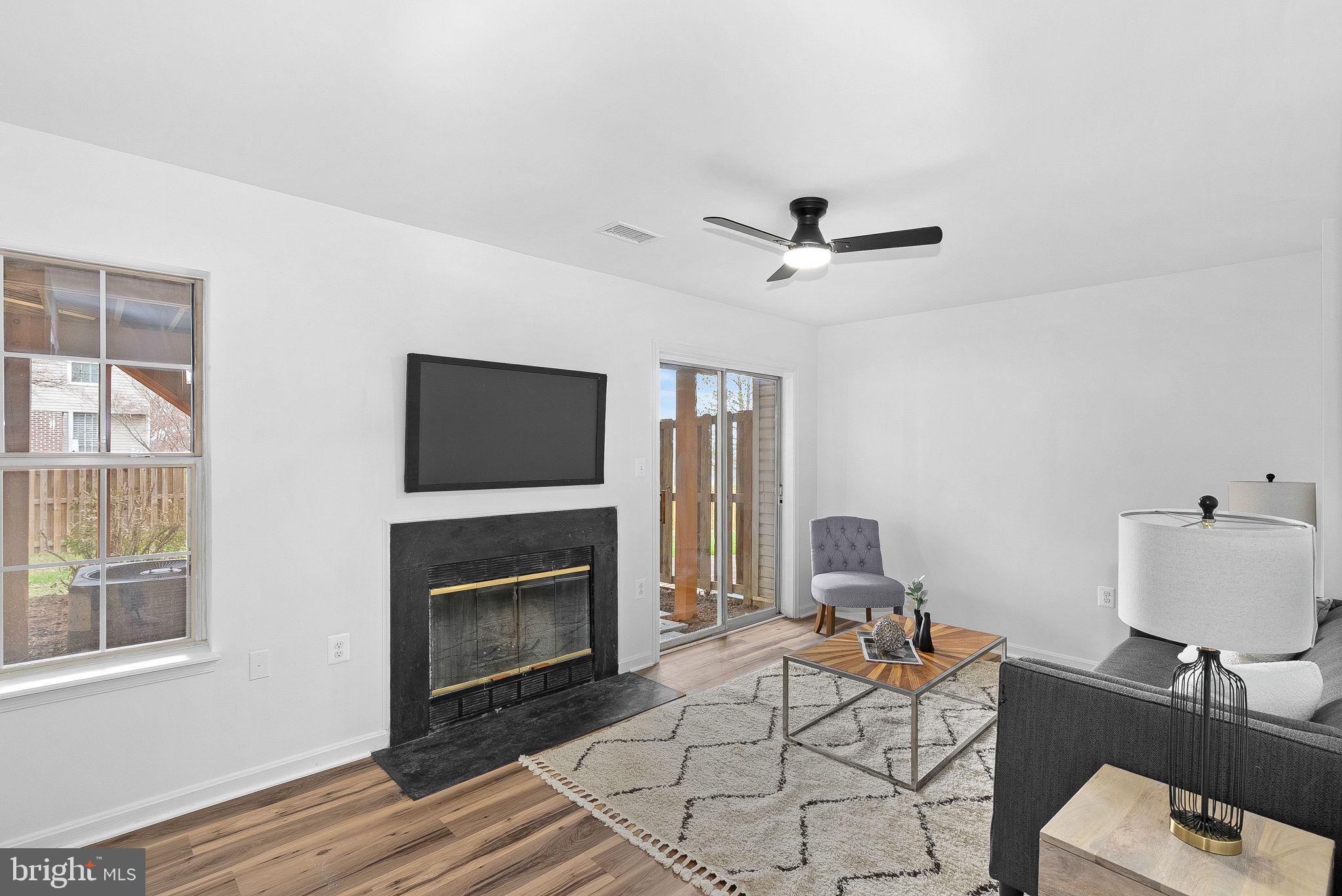 412 NIKKI TERRACE SE