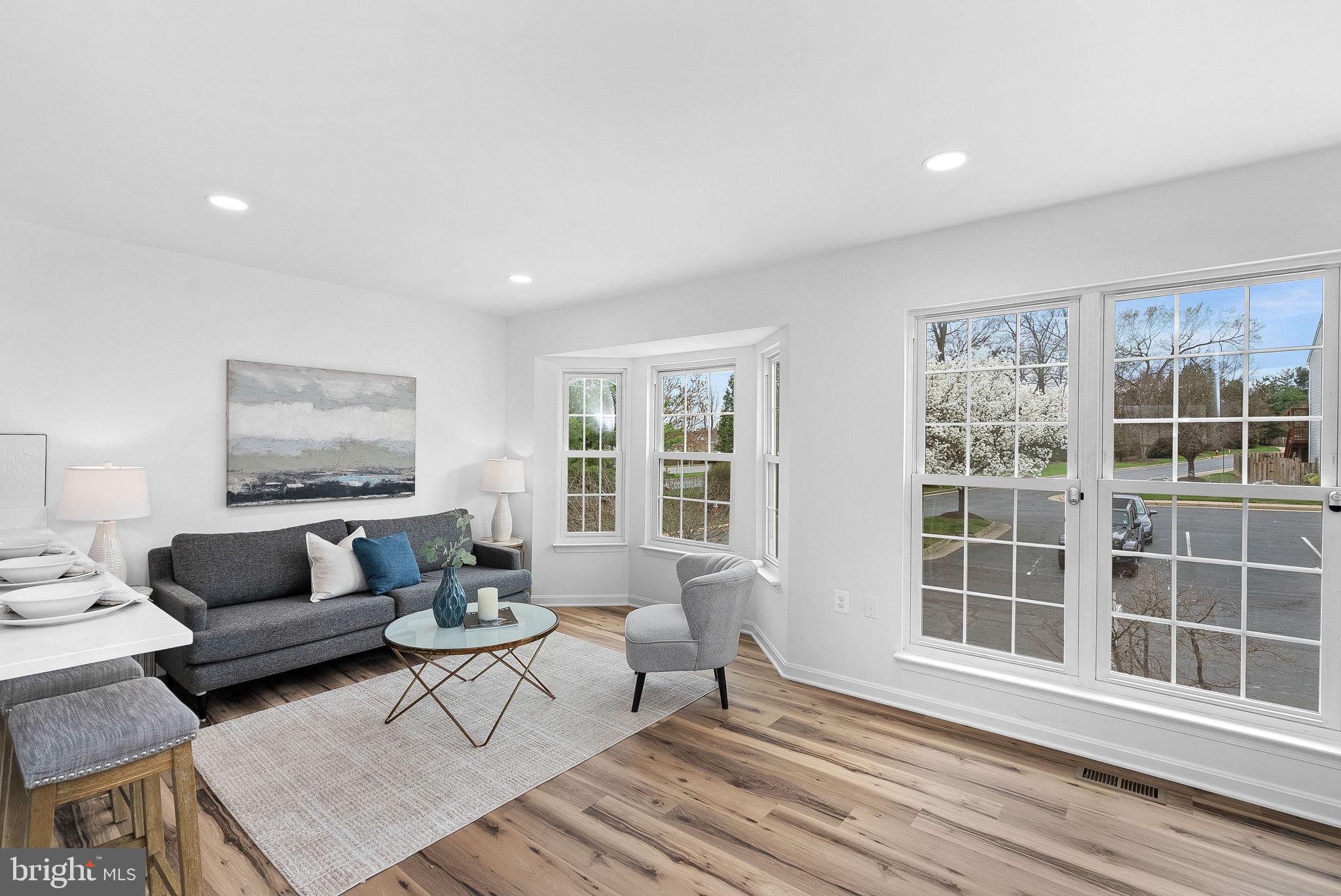 412 NIKKI TERRACE SE