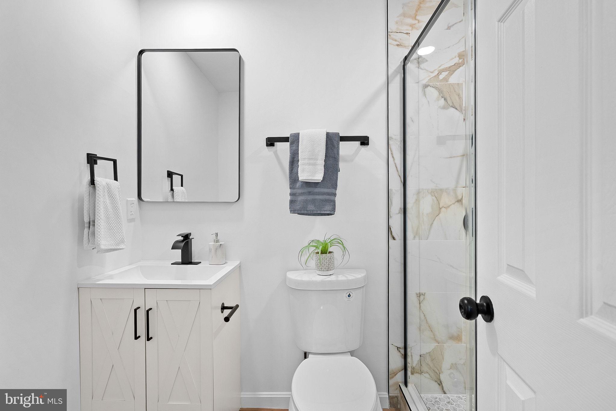 412 NIKKI TERRACE SE