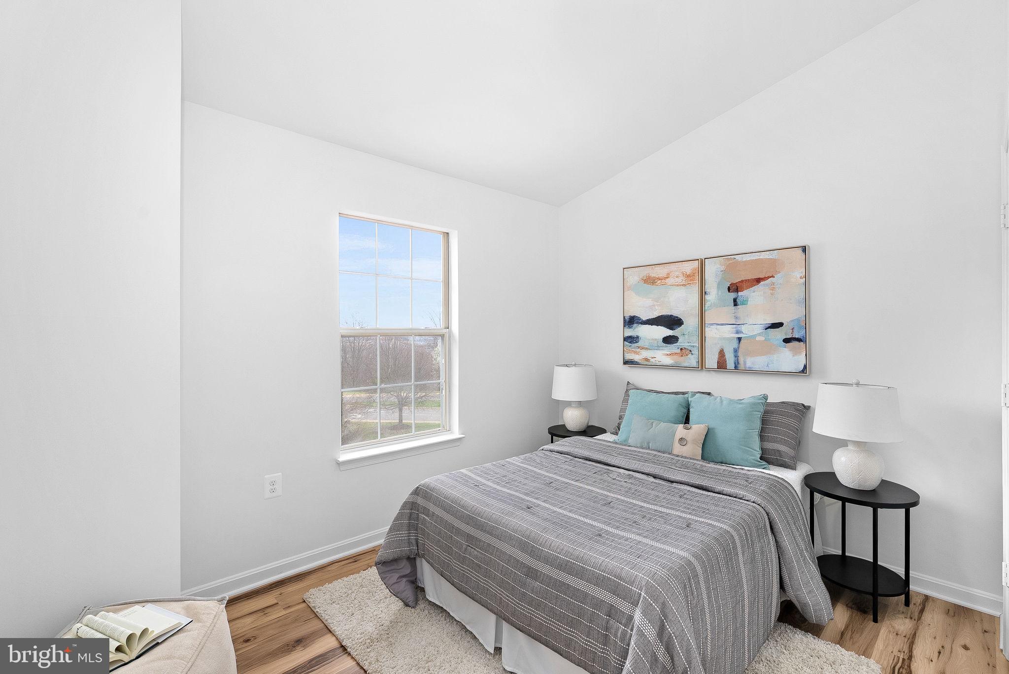 412 NIKKI TERRACE SE