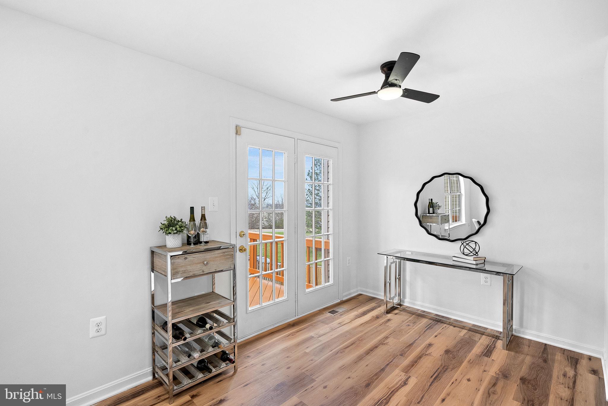 412 NIKKI TERRACE SE