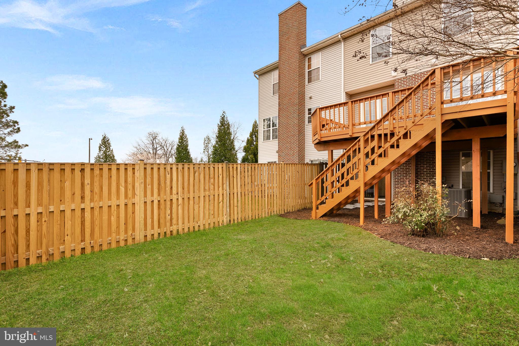 412 NIKKI TERRACE SE