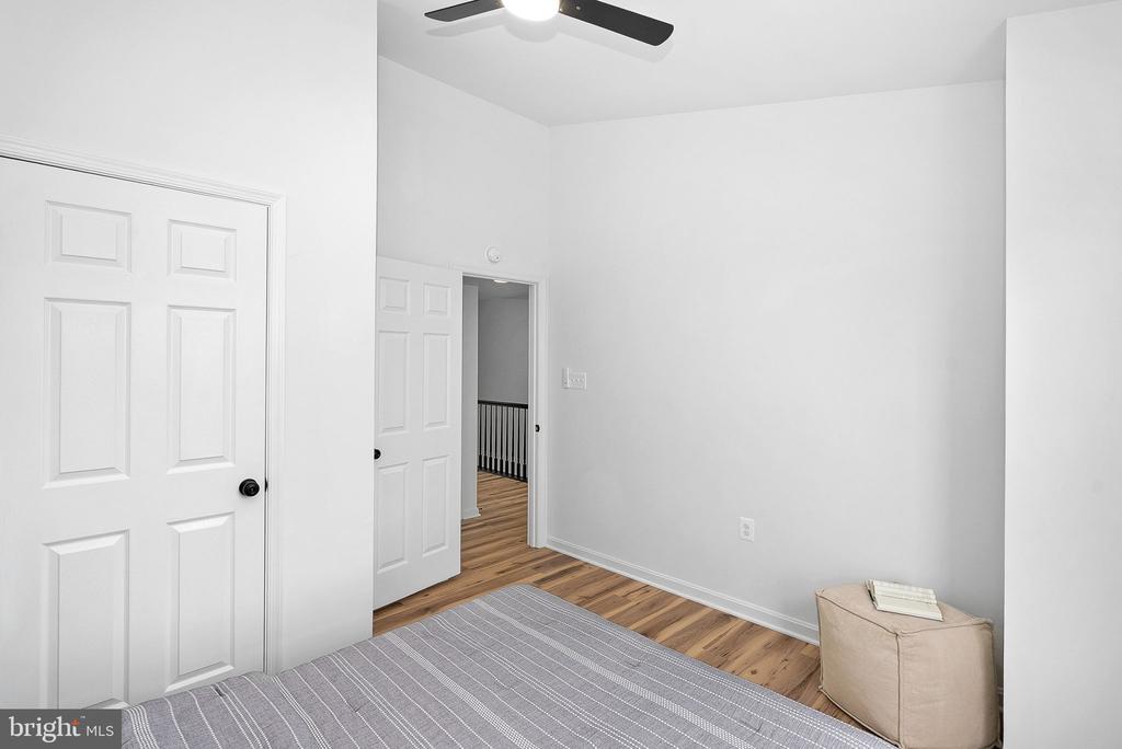 412 NIKKI TERRACE SE