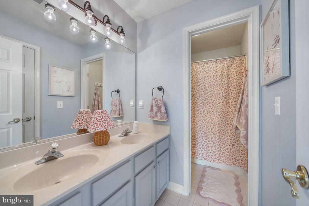 44378 AGAWAM TERRACE