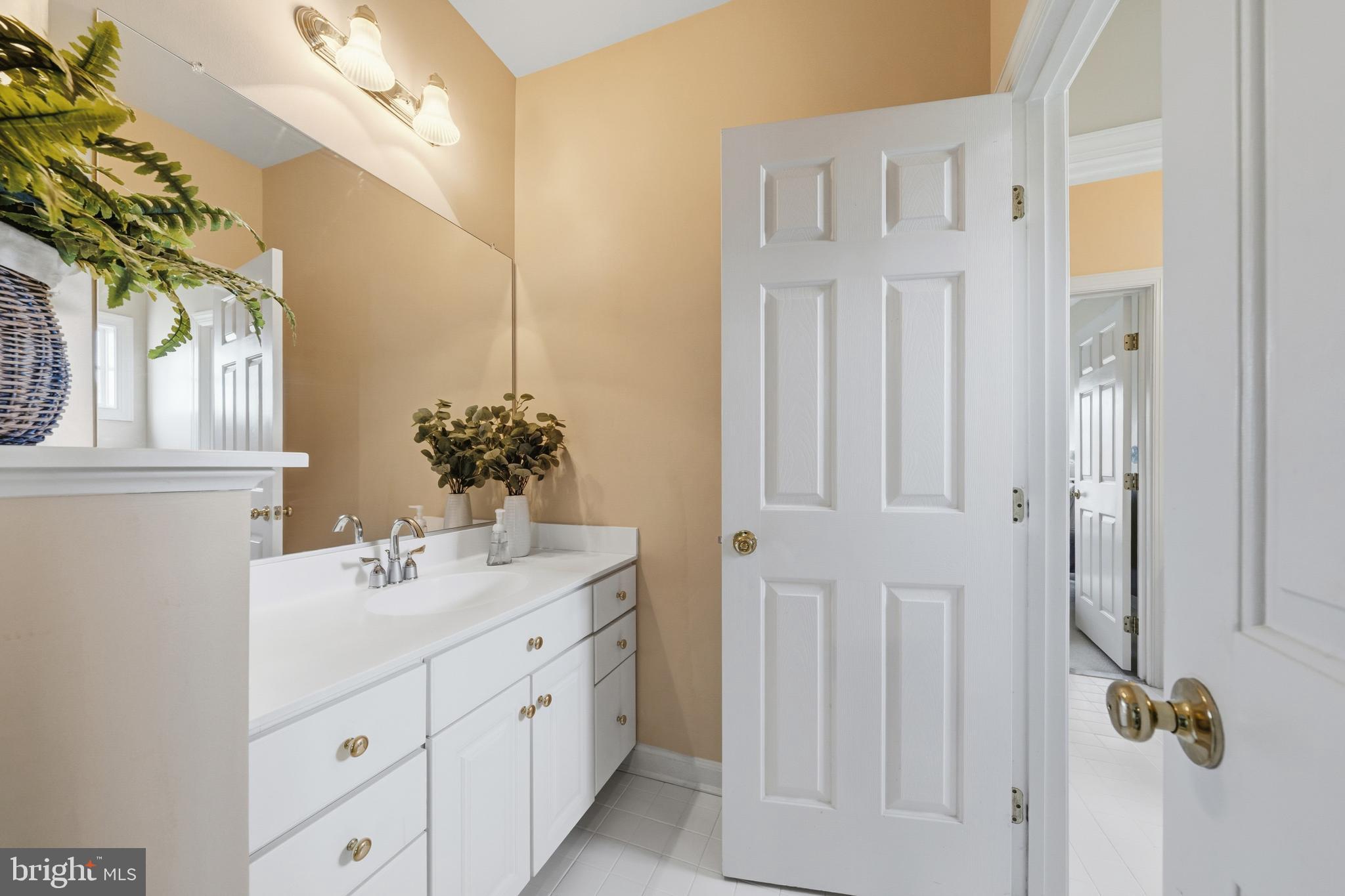 40409 AUTUMN OAK LANE