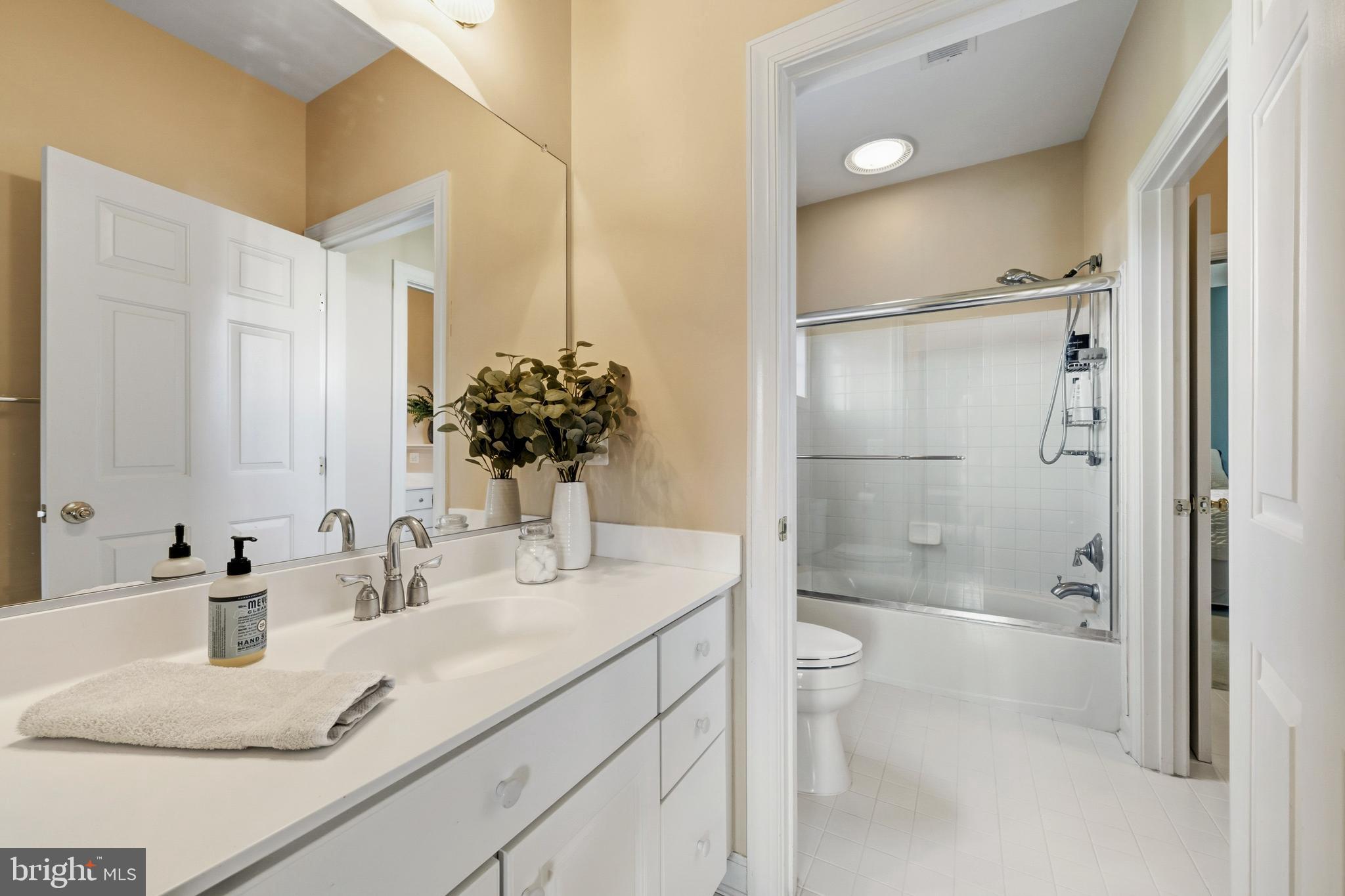 40409 AUTUMN OAK LANE