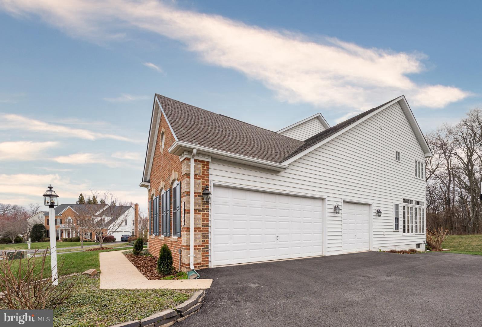 40409 AUTUMN OAK LANE