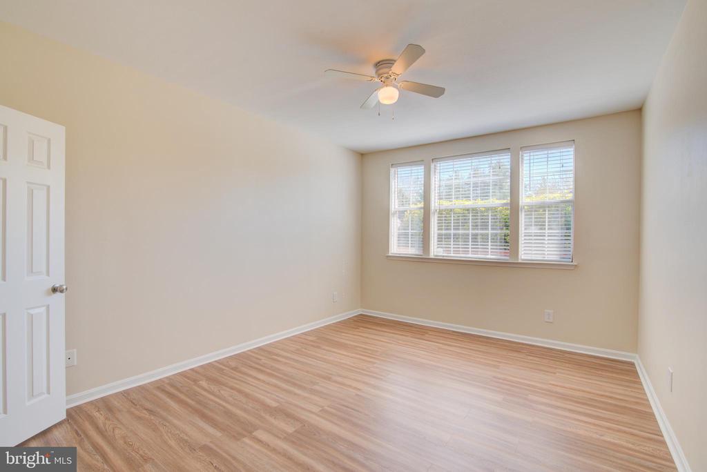 676 GATEWAY DRIVE SE 804