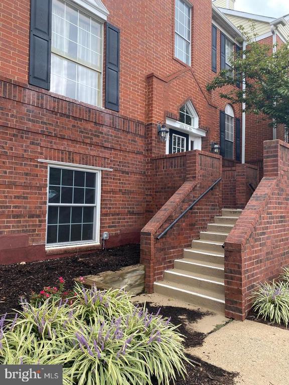 676 GATEWAY DRIVE SE 804
