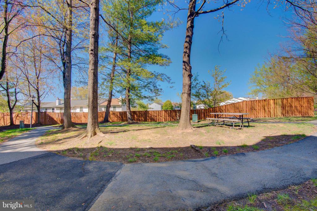 676 GATEWAY DRIVE SE 804