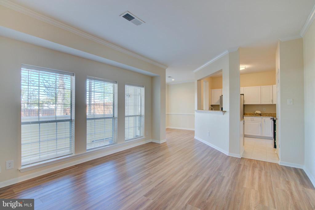 676 GATEWAY DRIVE SE 804