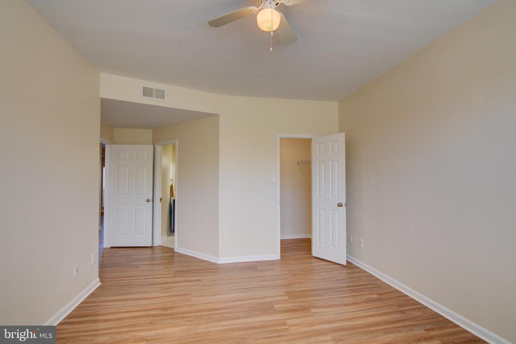 676 GATEWAY DRIVE SE 804