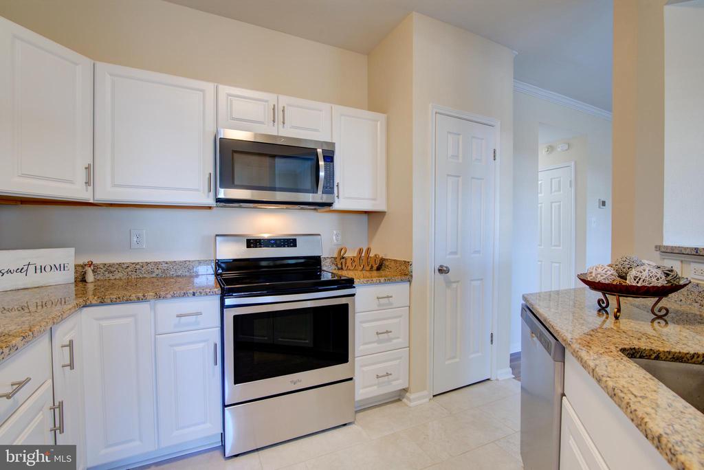 676 GATEWAY DRIVE SE 804