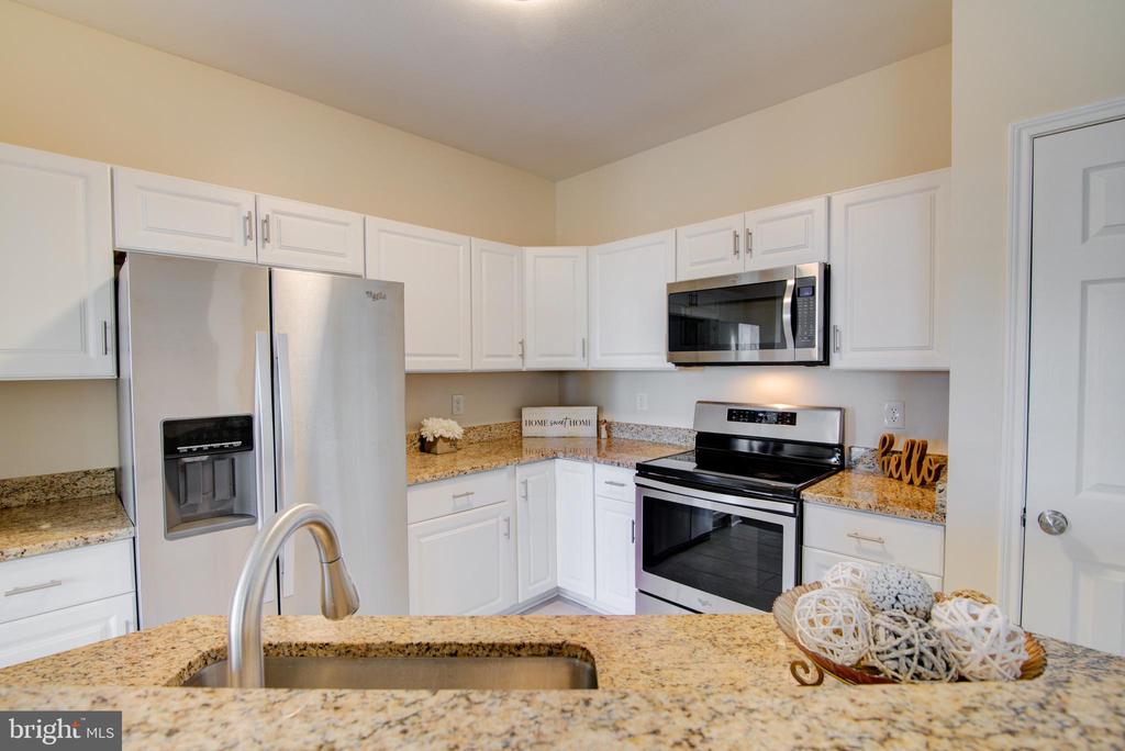 676 GATEWAY DRIVE SE 804