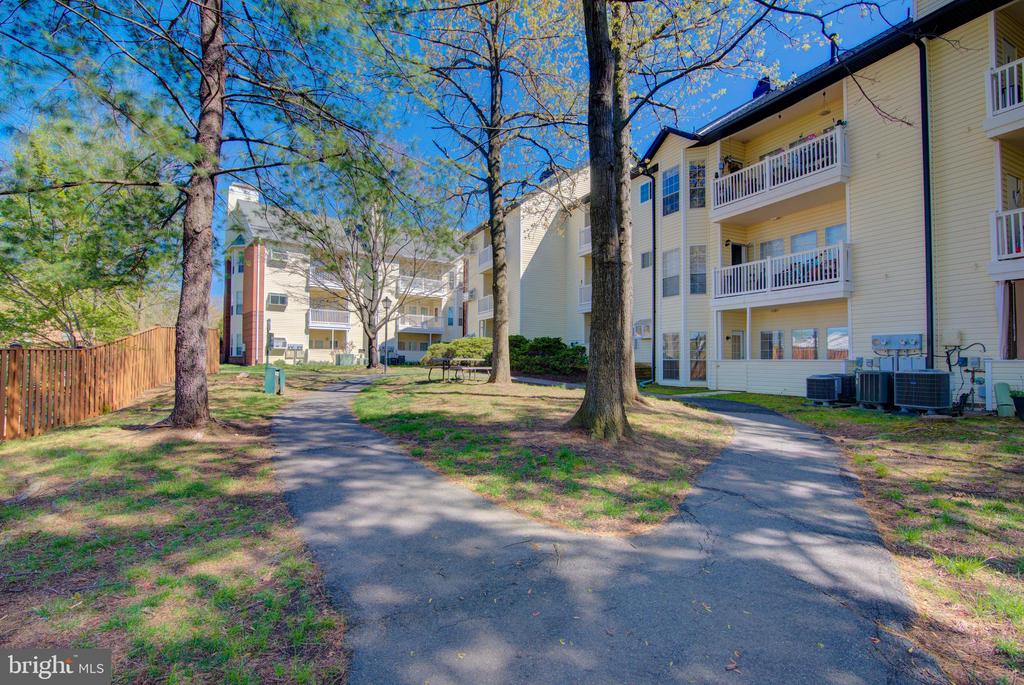 676 GATEWAY DRIVE SE 804