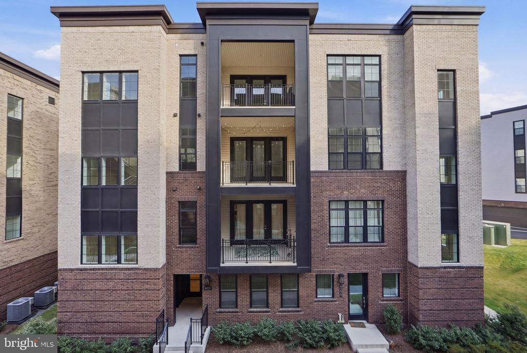 22171 SPRINGSIDE TERRACE 300
