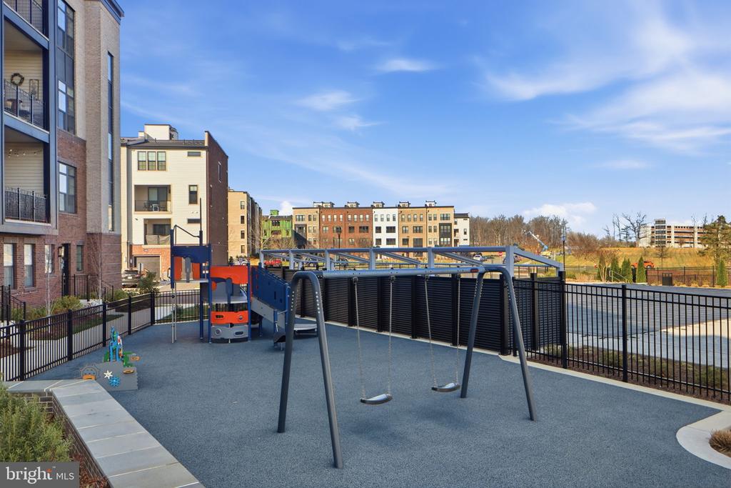 22171 SPRINGSIDE TERRACE 300