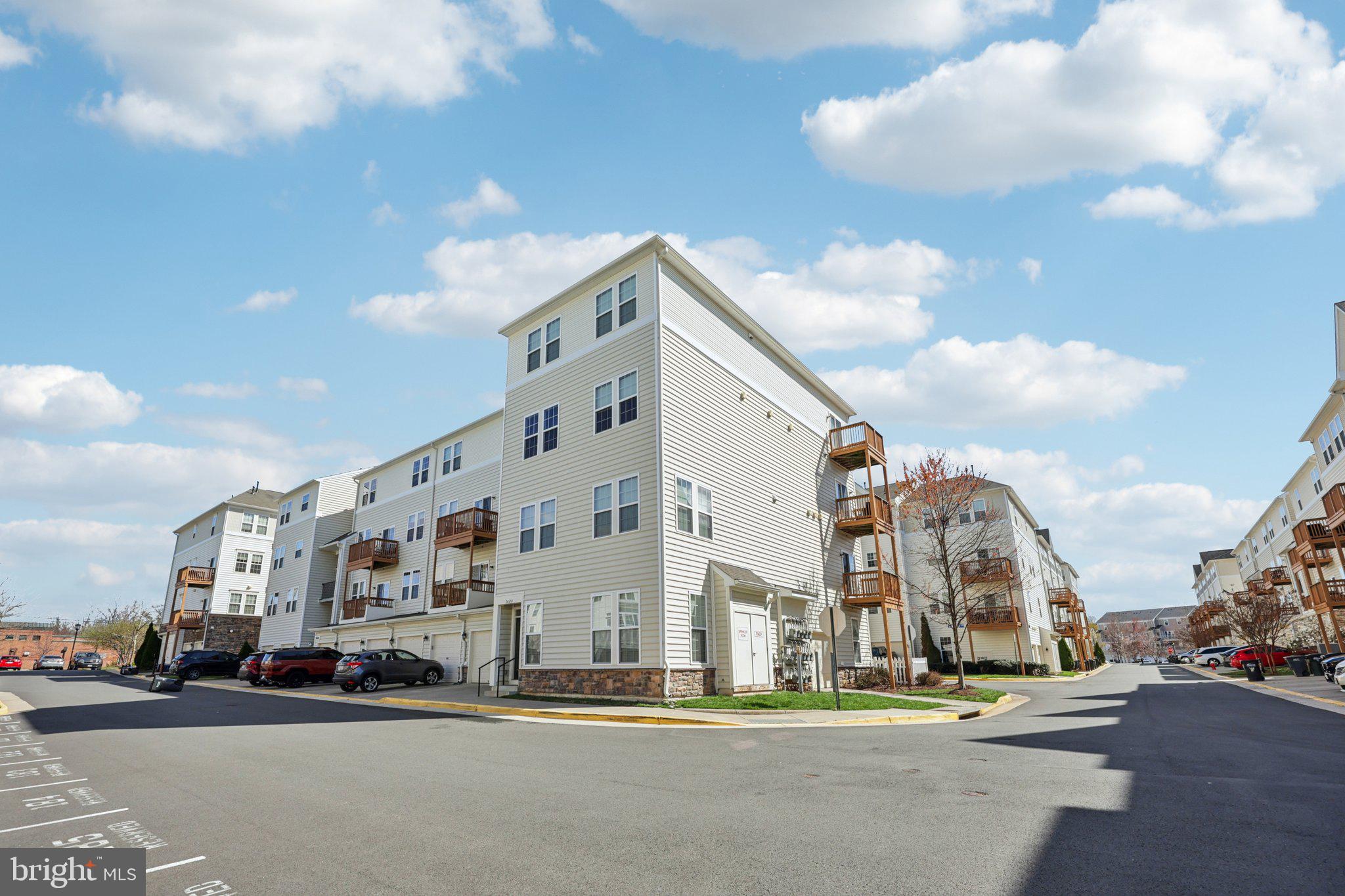 24628 BYRNE MEADOW SQUARE 303
