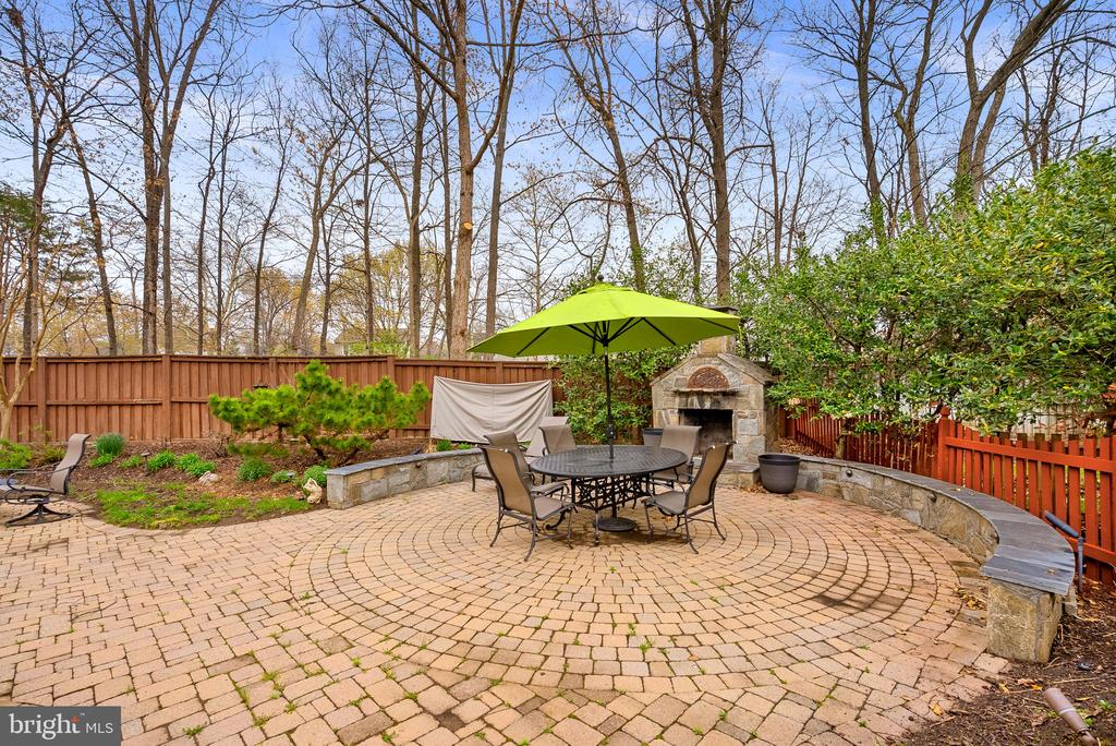 42750 HOLLOWIND COURT