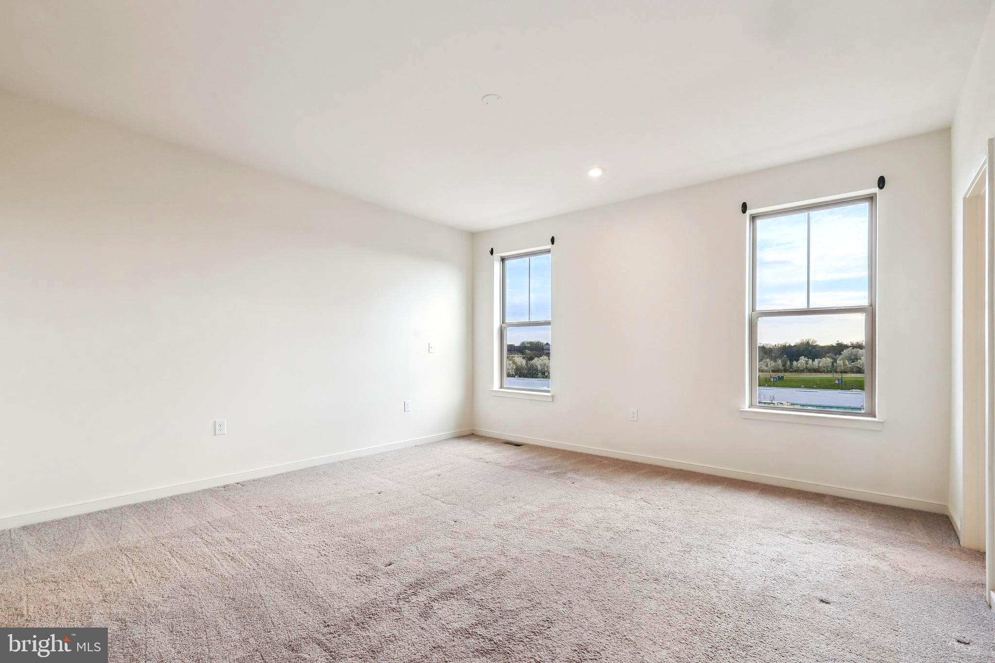 46007 WOODPECKER SQ.
