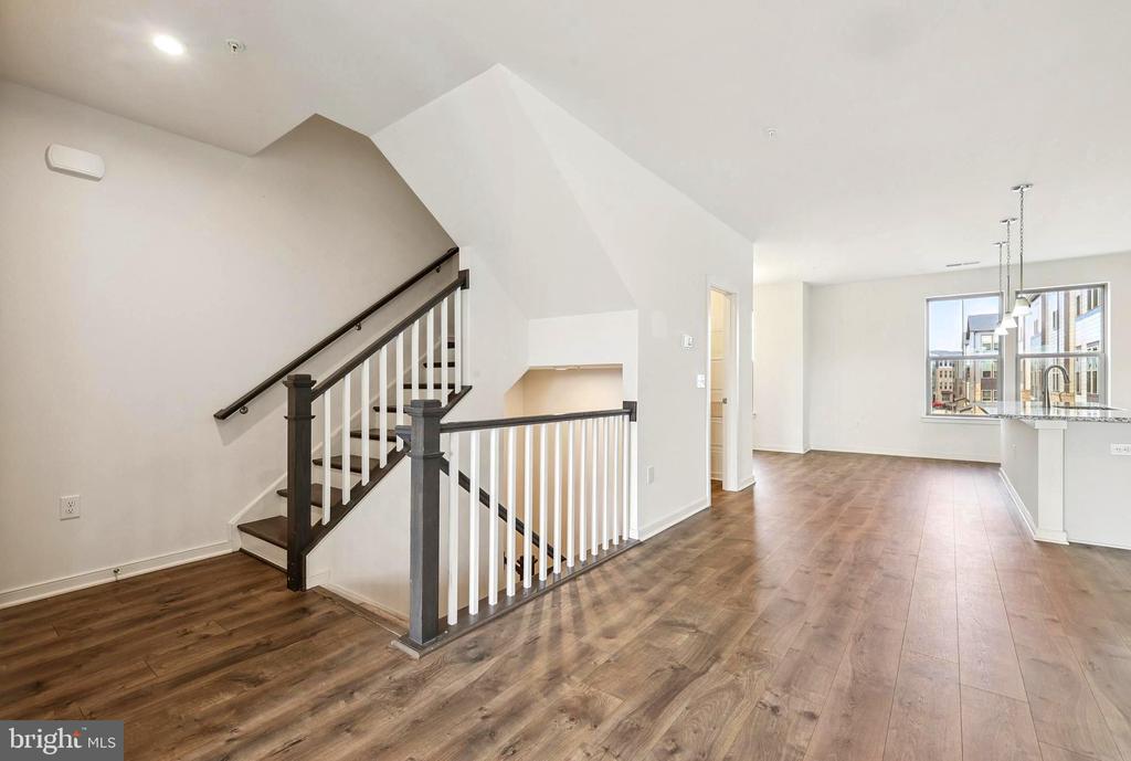 46007 WOODPECKER SQ.