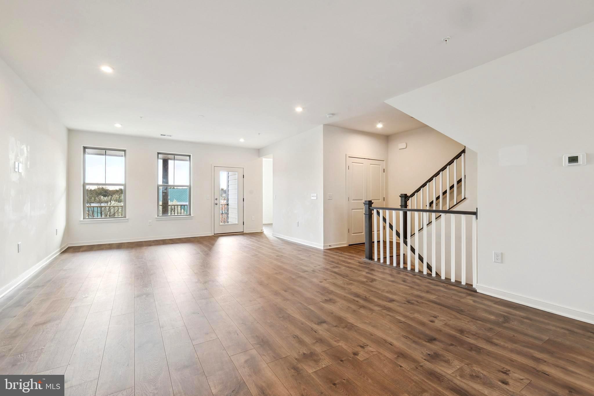 46007 WOODPECKER SQ.