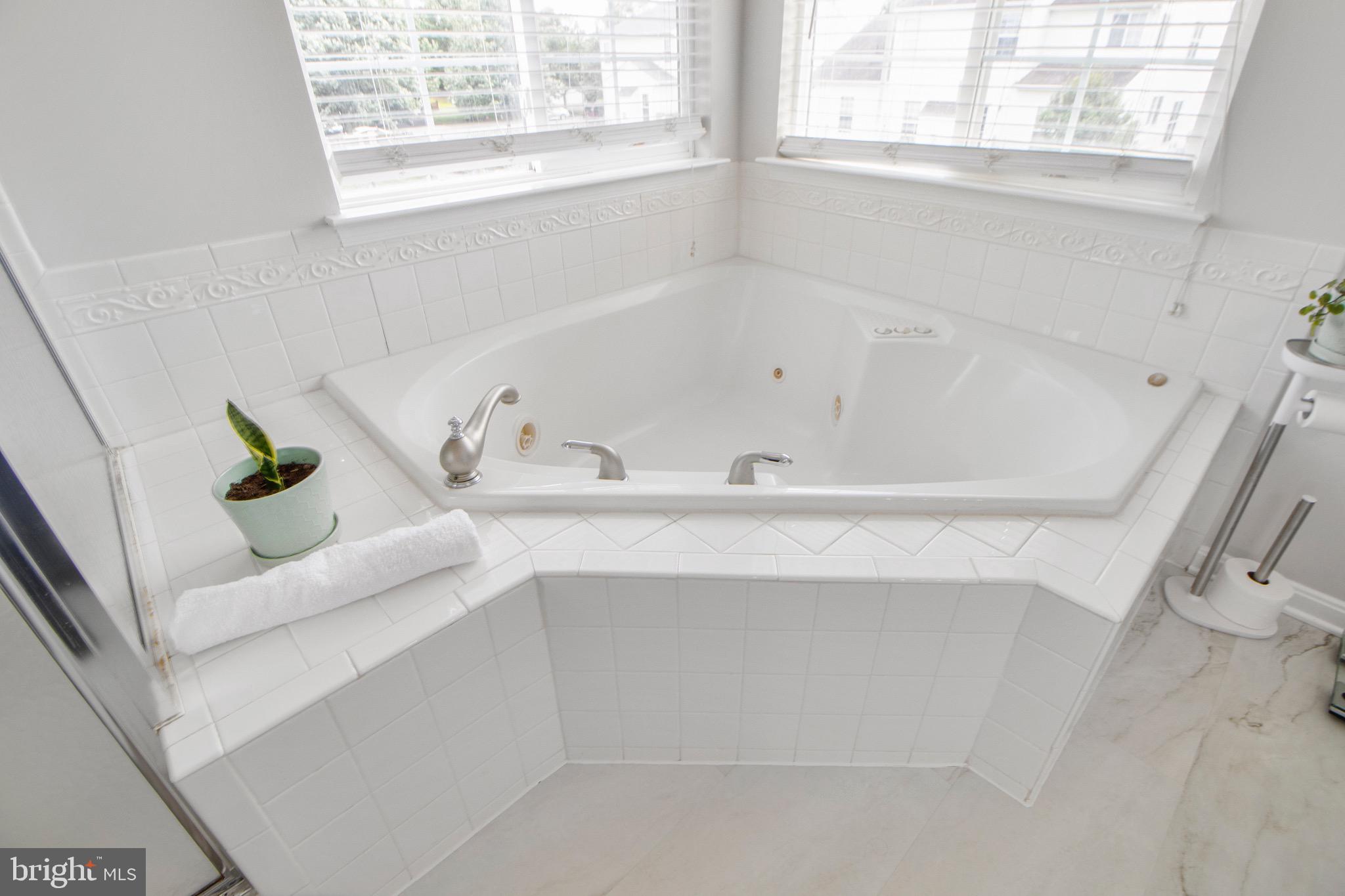 115 RICHARD DRIVE SE