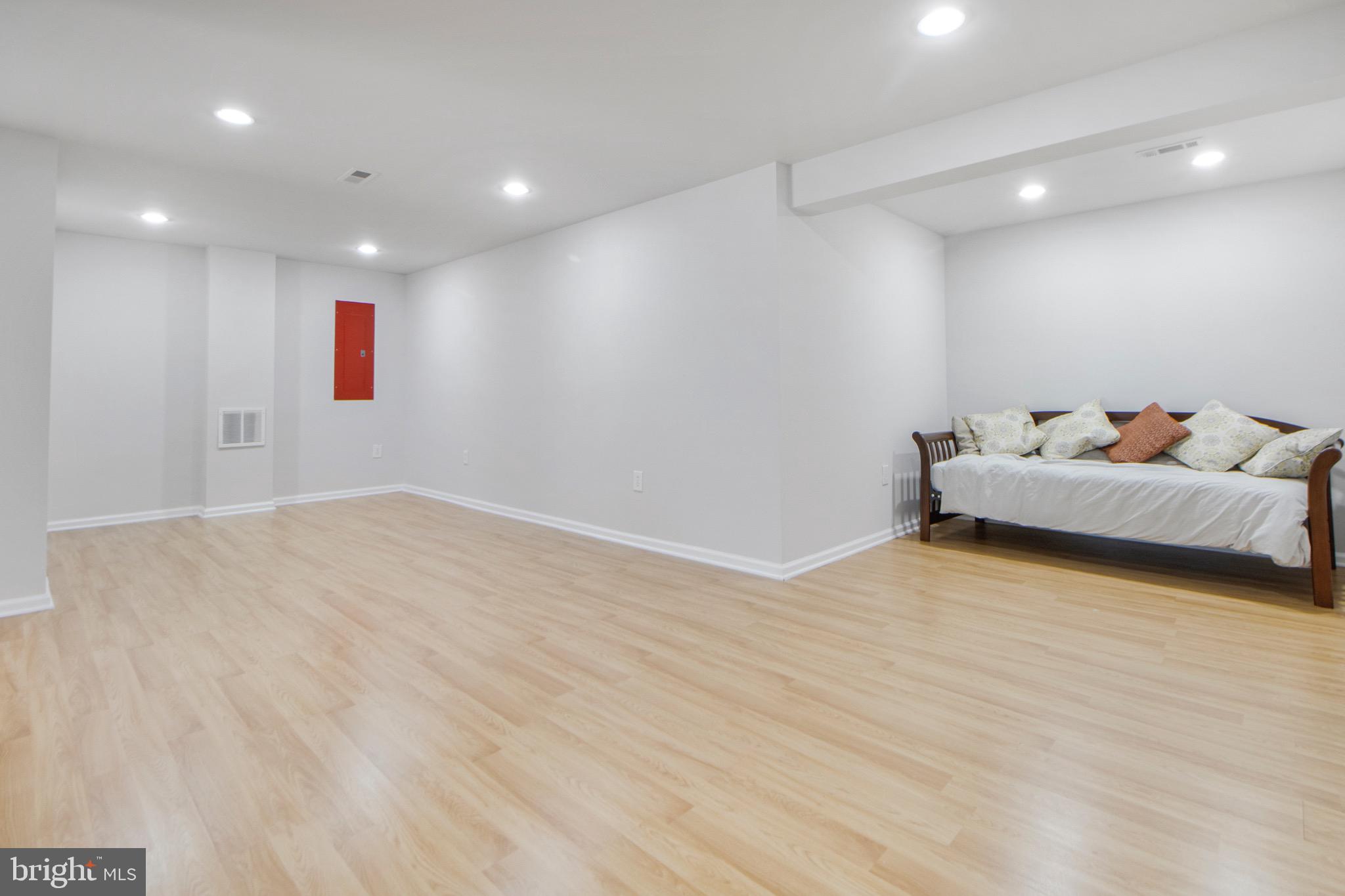 115 RICHARD DRIVE SE