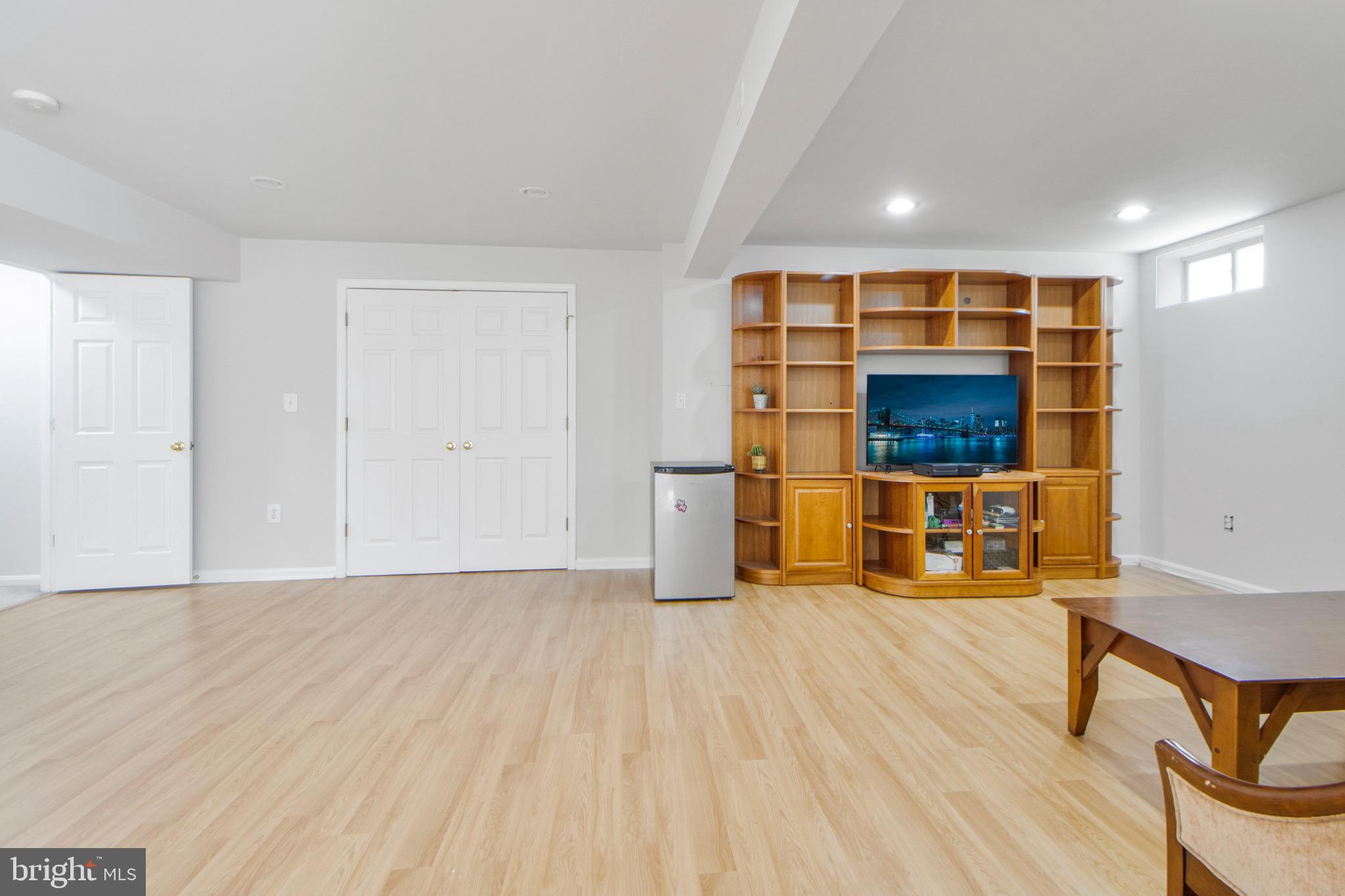 115 RICHARD DRIVE SE