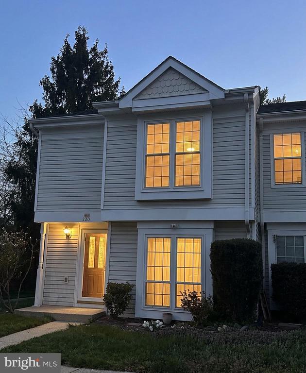 326 LANCASTER SQUARE 326