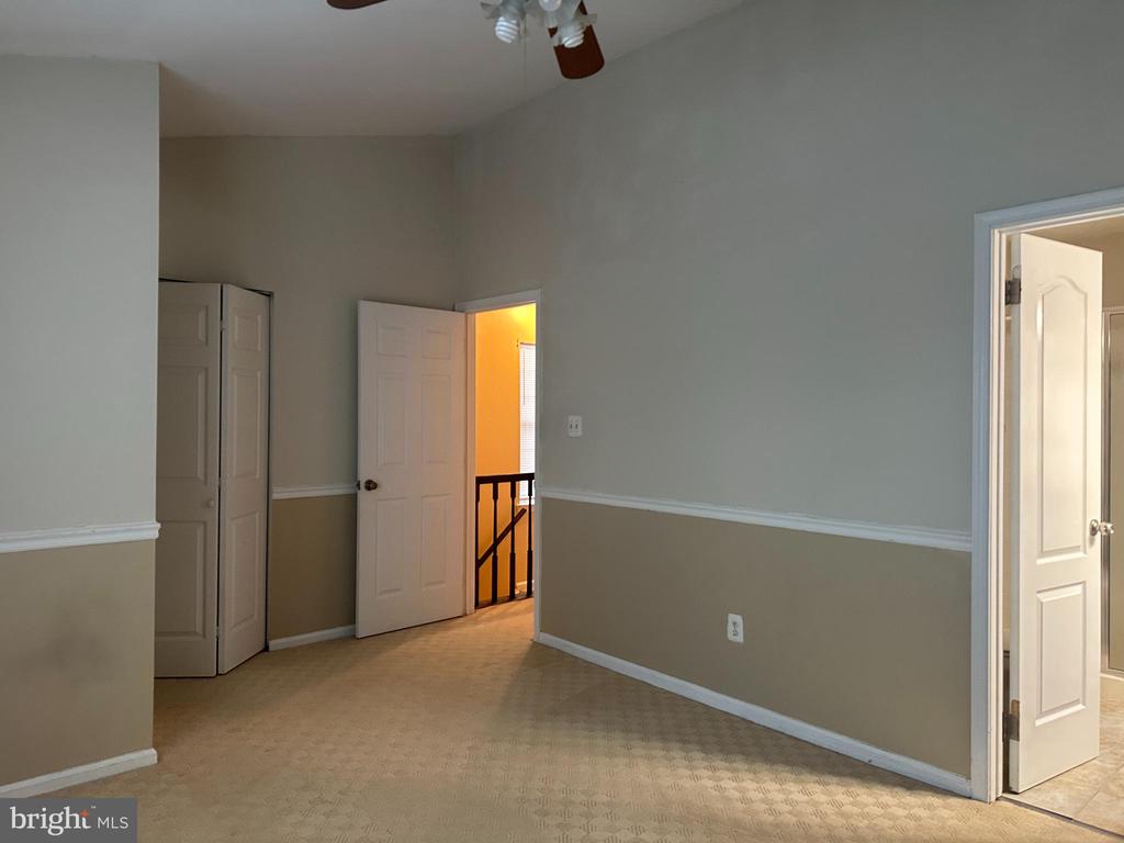326 LANCASTER SQUARE 326