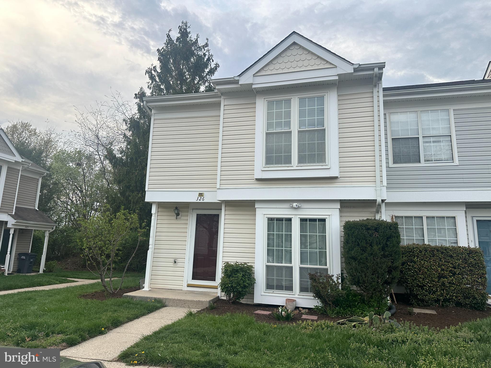 326 LANCASTER SQUARE 326