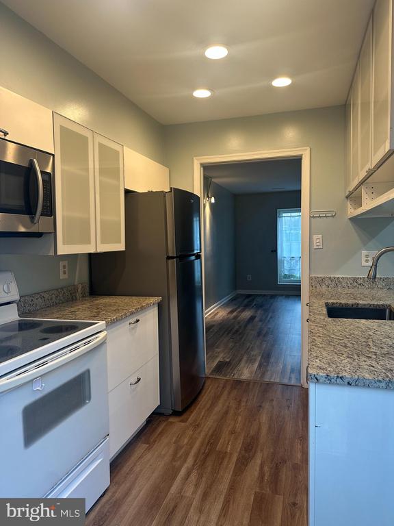 326 LANCASTER SQUARE 326