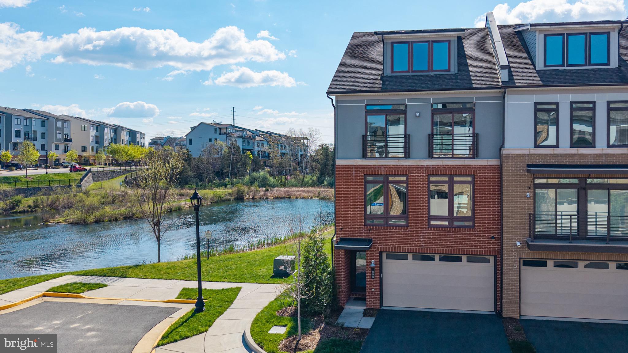 1800 BLUE MARBLE TERRACE SE