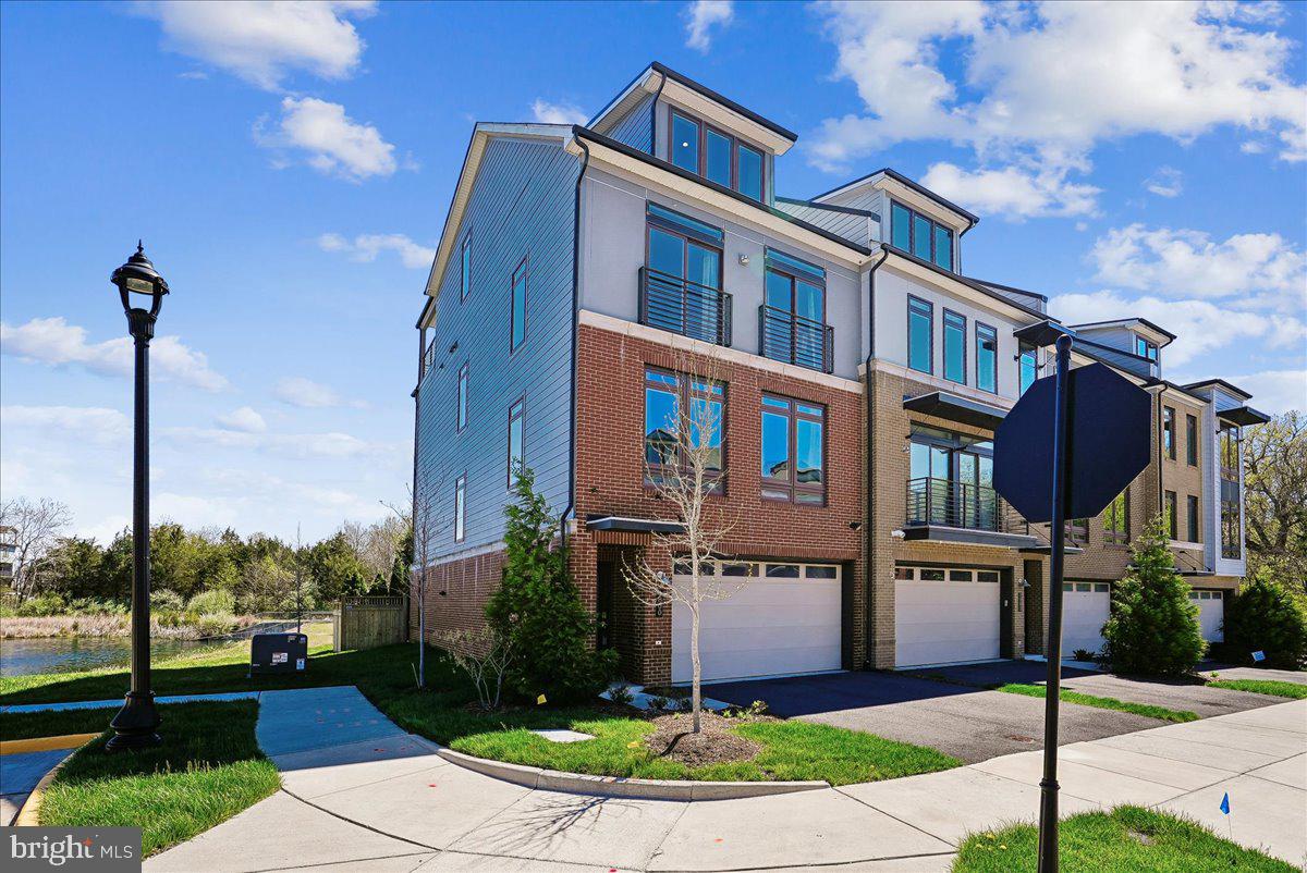 1800 BLUE MARBLE TERRACE SE