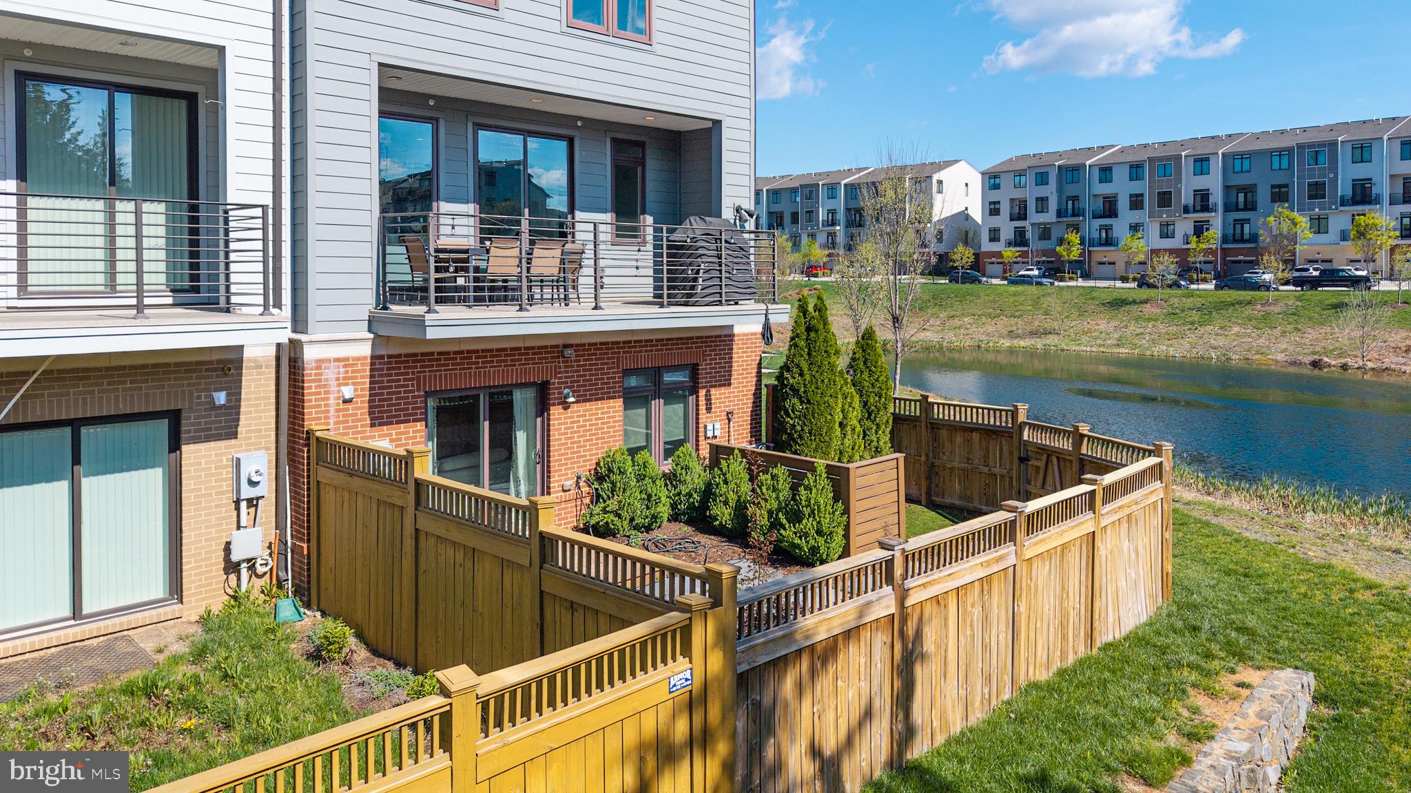 1800 BLUE MARBLE TERRACE SE