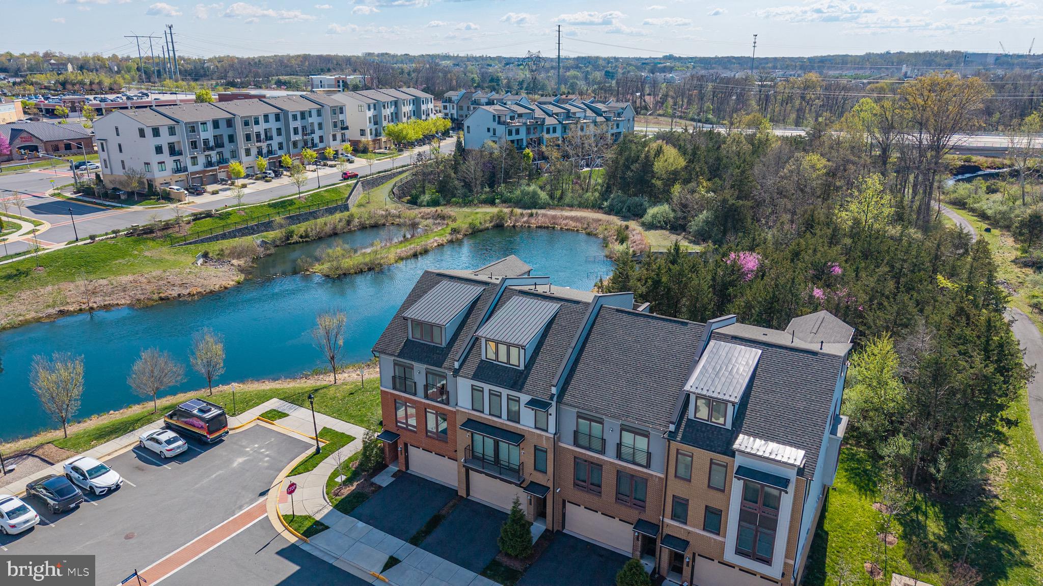 1800 BLUE MARBLE TERRACE SE