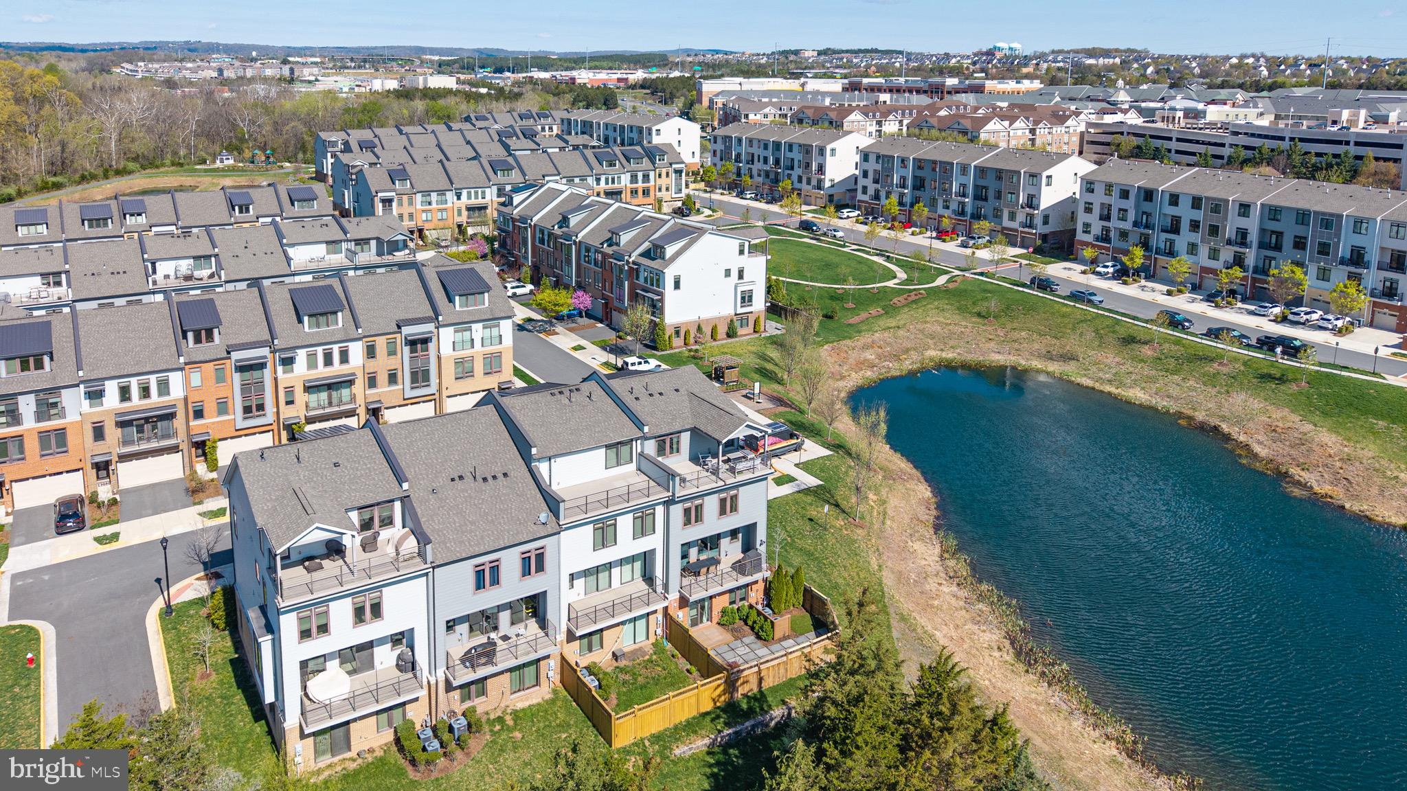 1800 BLUE MARBLE TERRACE SE