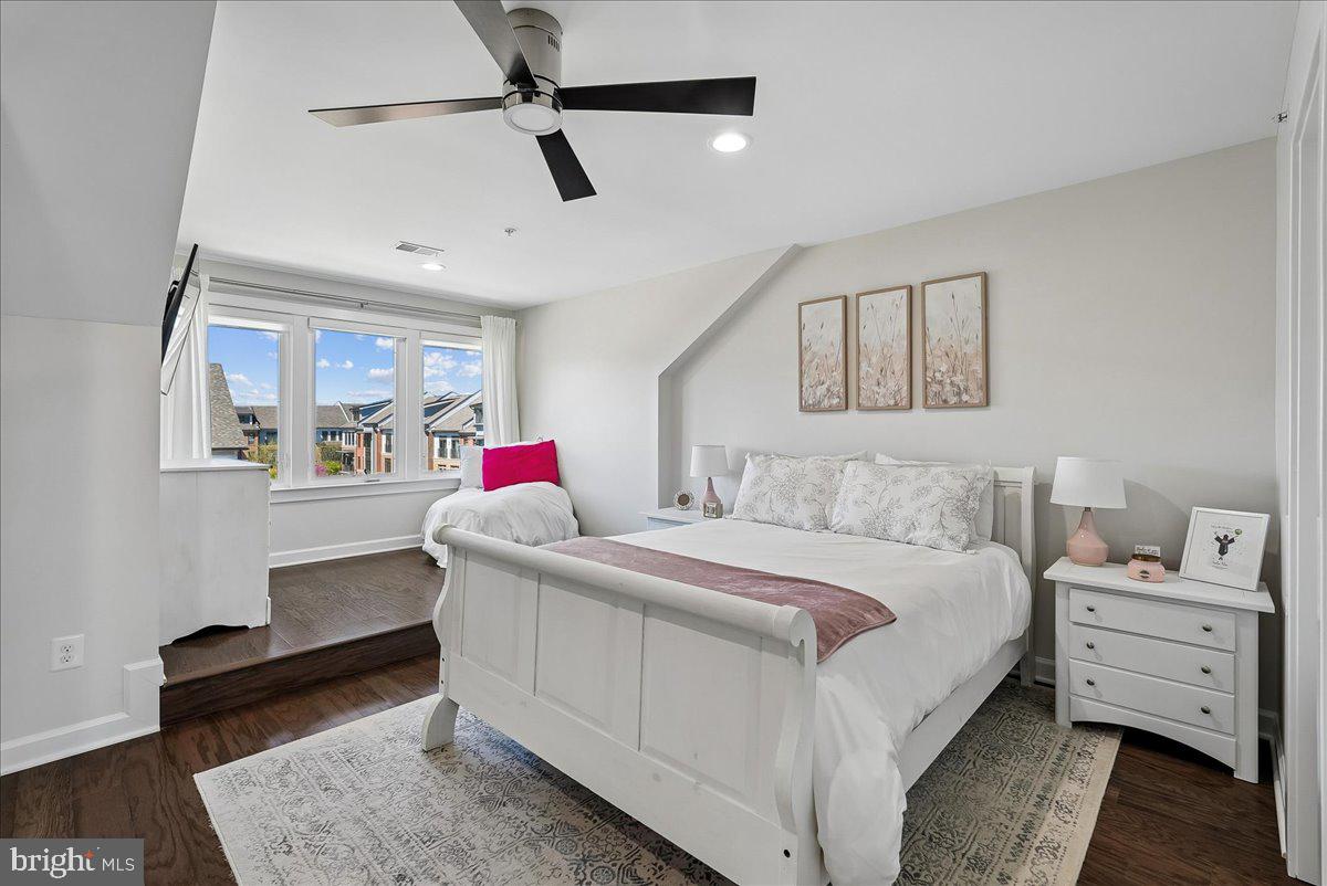 1800 BLUE MARBLE TERRACE SE