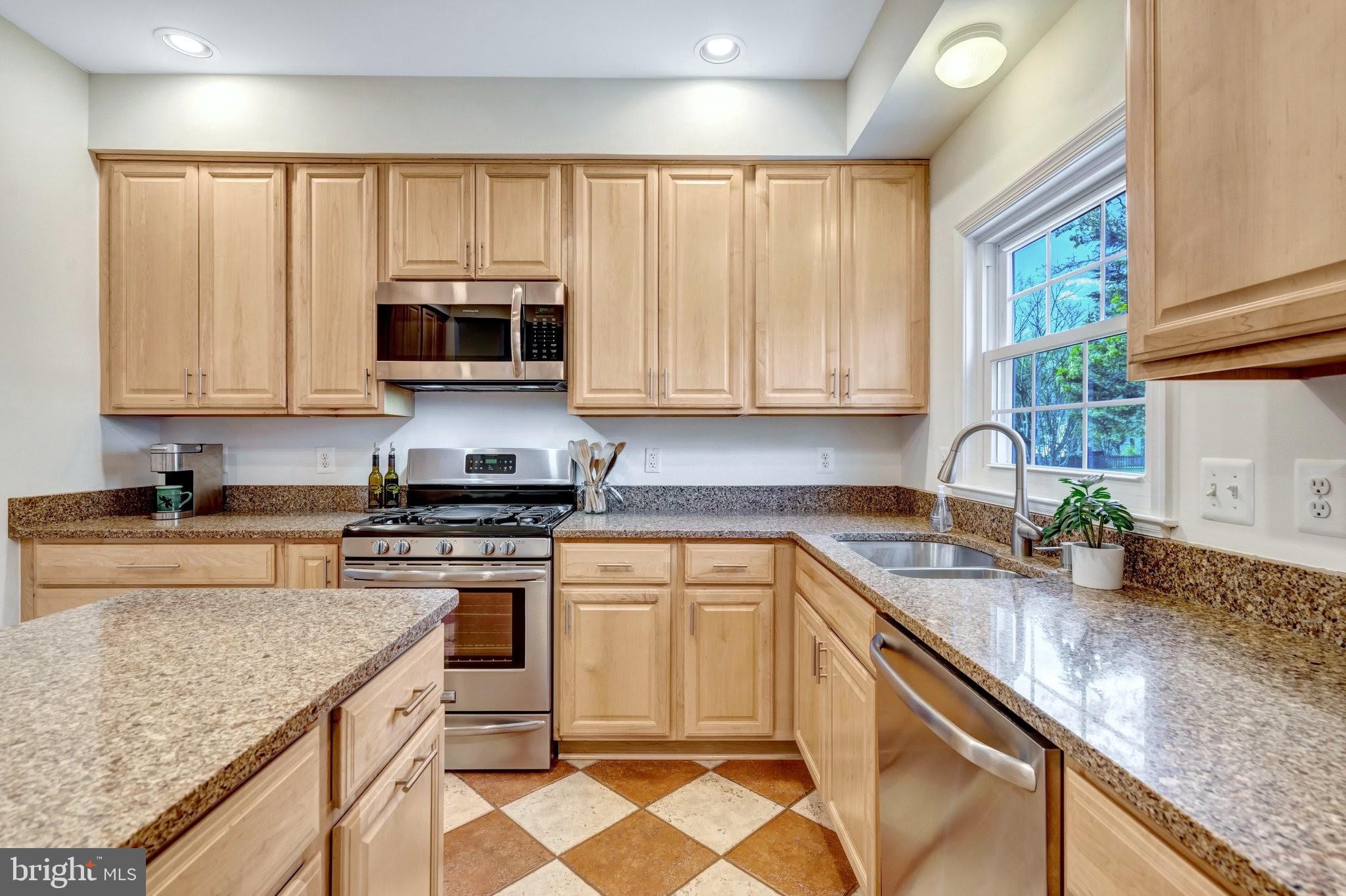 20799 AMBERVIEW COURT