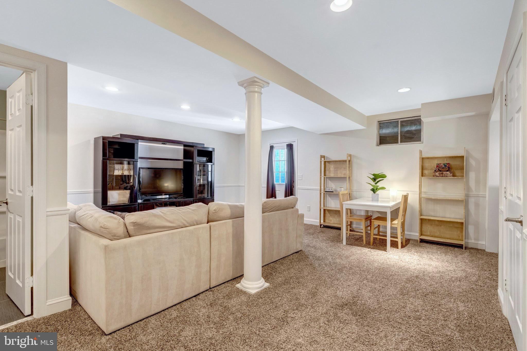 20799 AMBERVIEW COURT