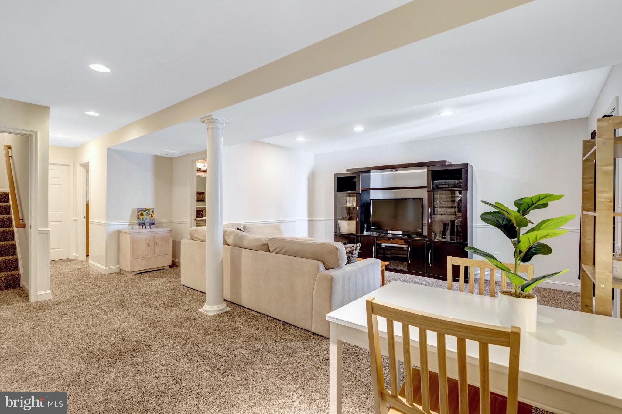 20799 AMBERVIEW COURT