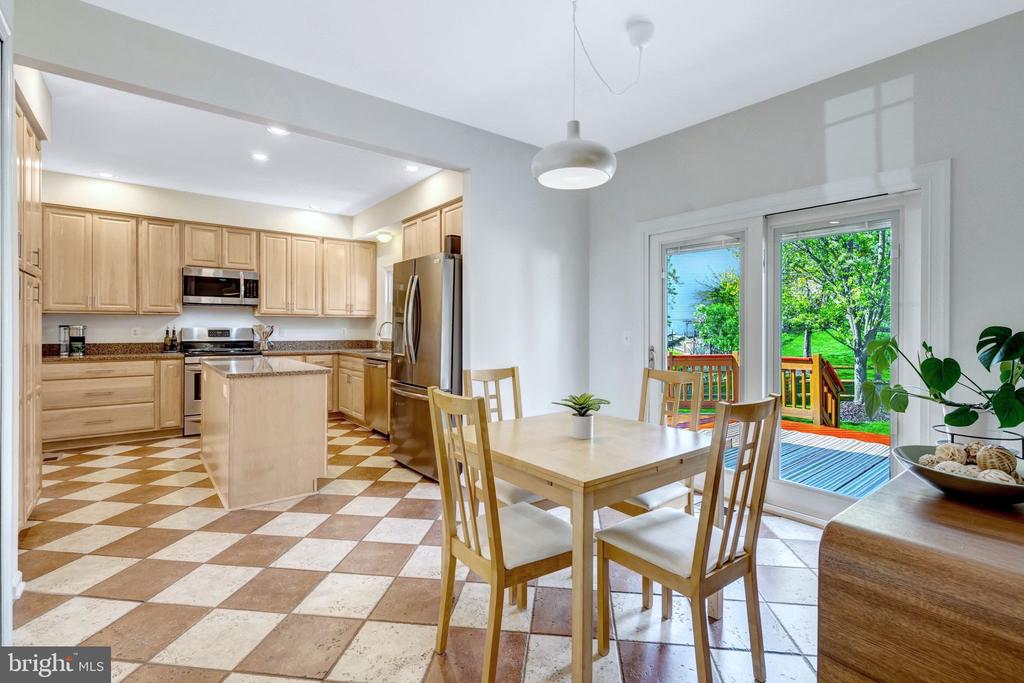 20799 AMBERVIEW COURT