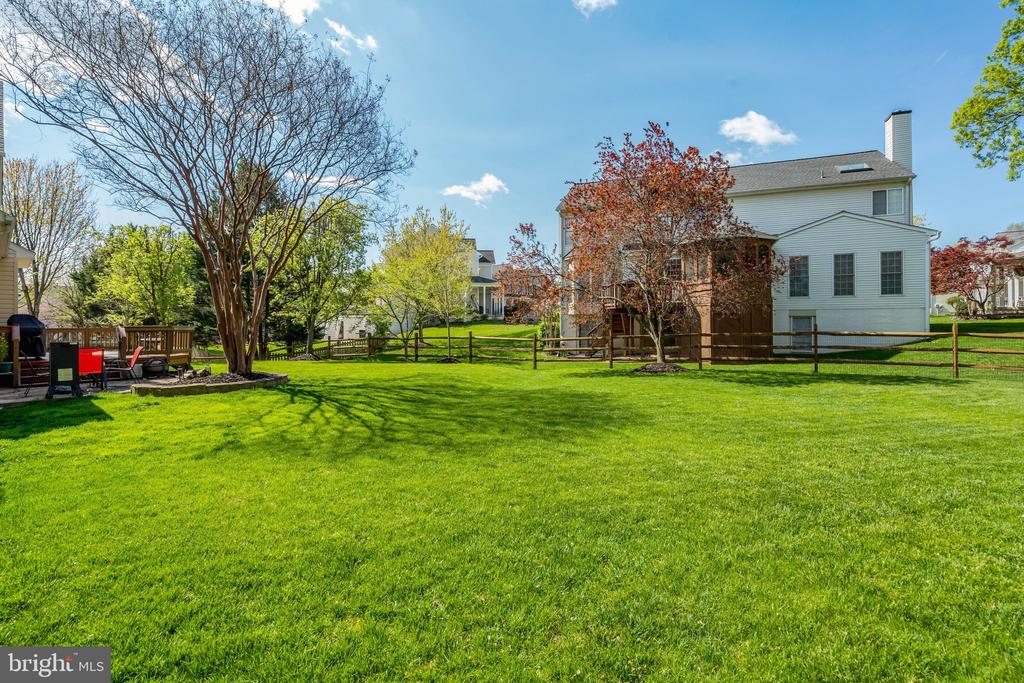 20799 AMBERVIEW COURT