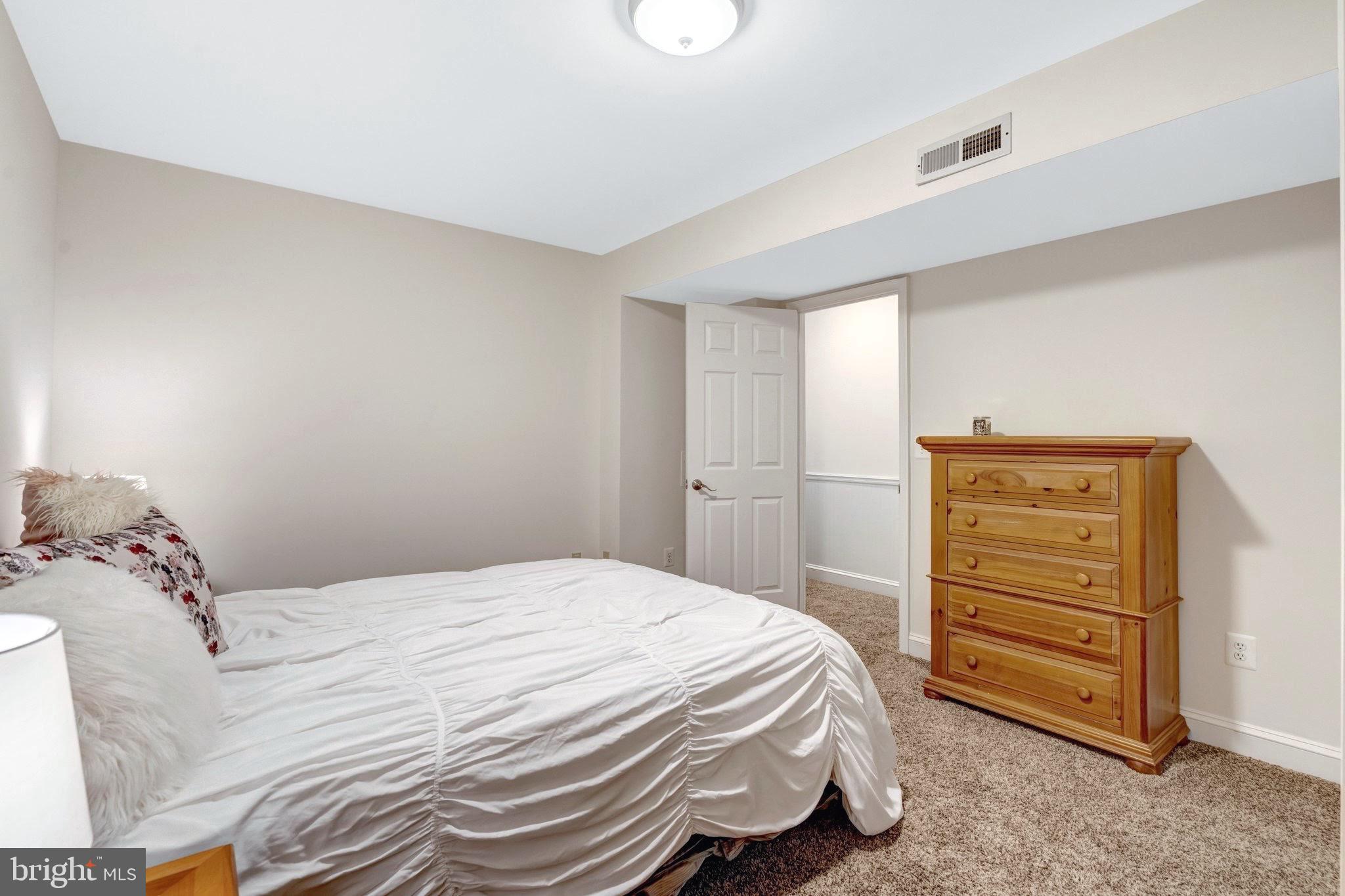 20799 AMBERVIEW COURT