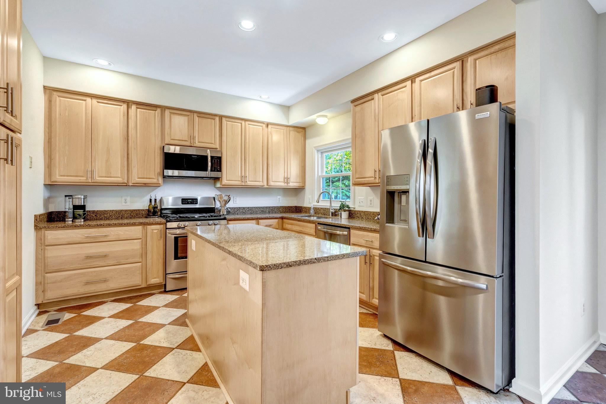 20799 AMBERVIEW COURT