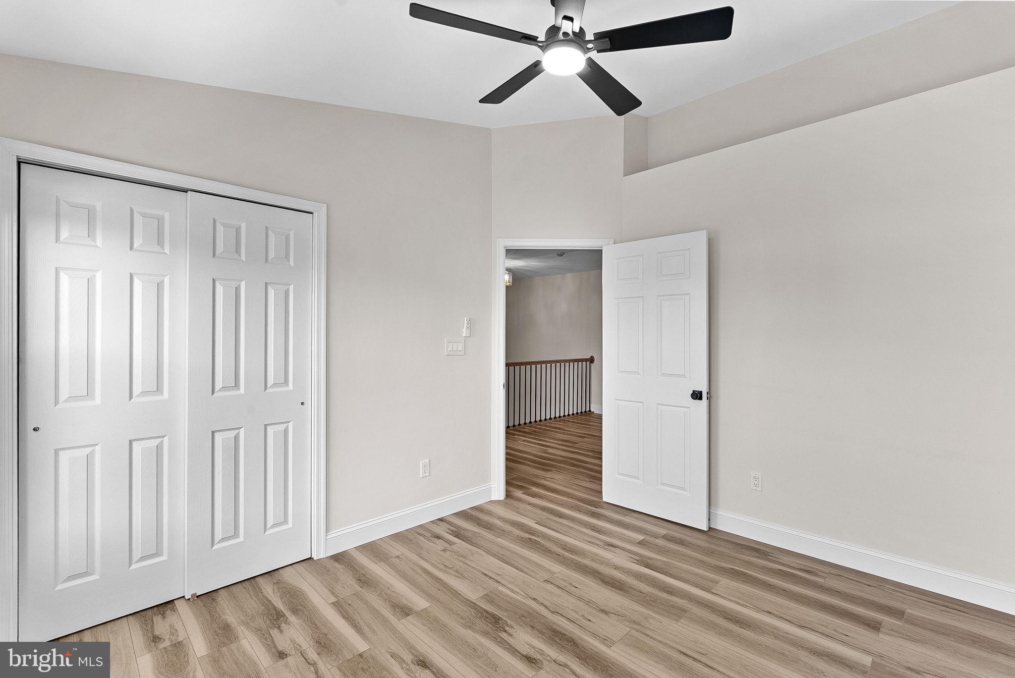 21555 TROWBRIDGE SQUARE