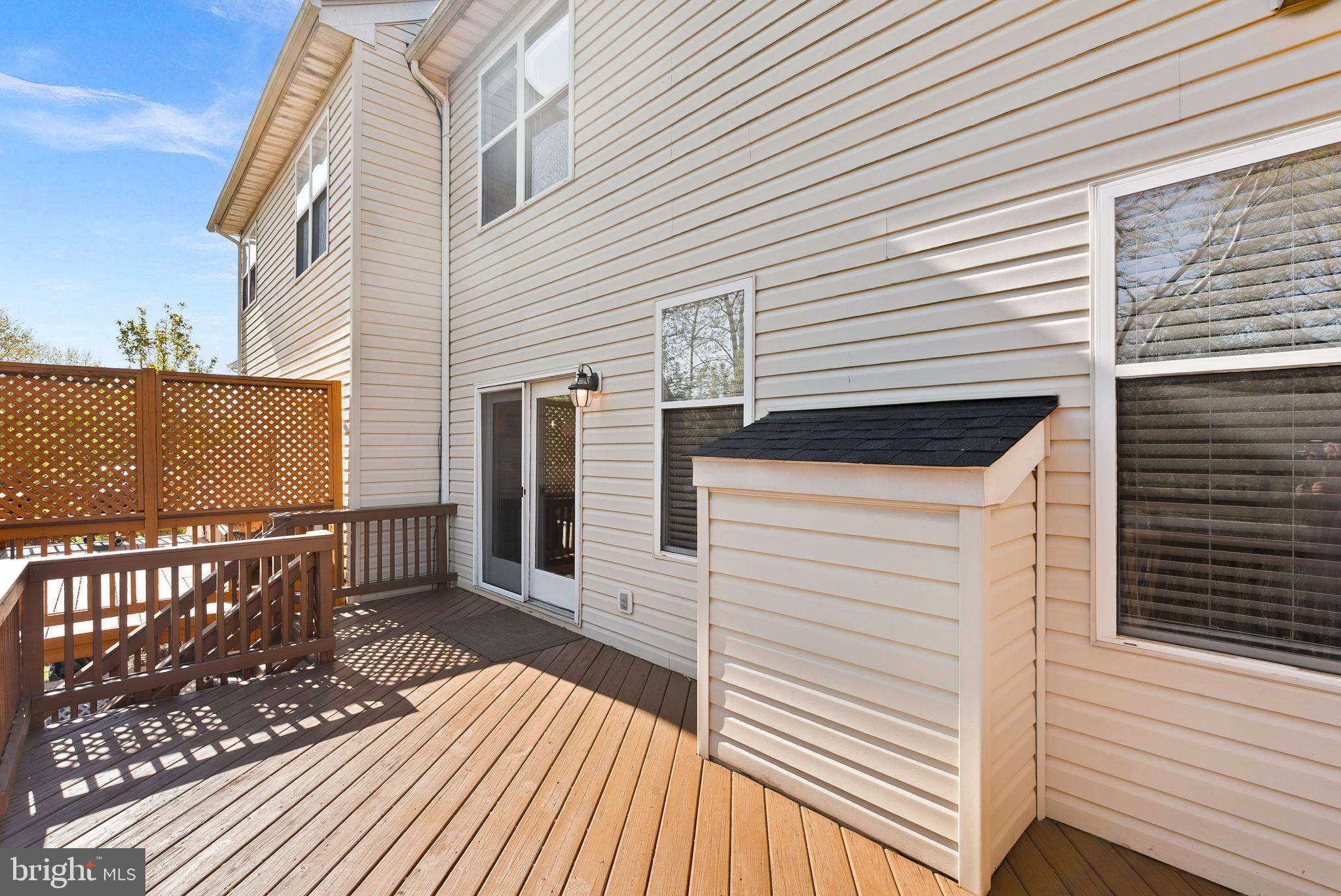 21555 TROWBRIDGE SQUARE